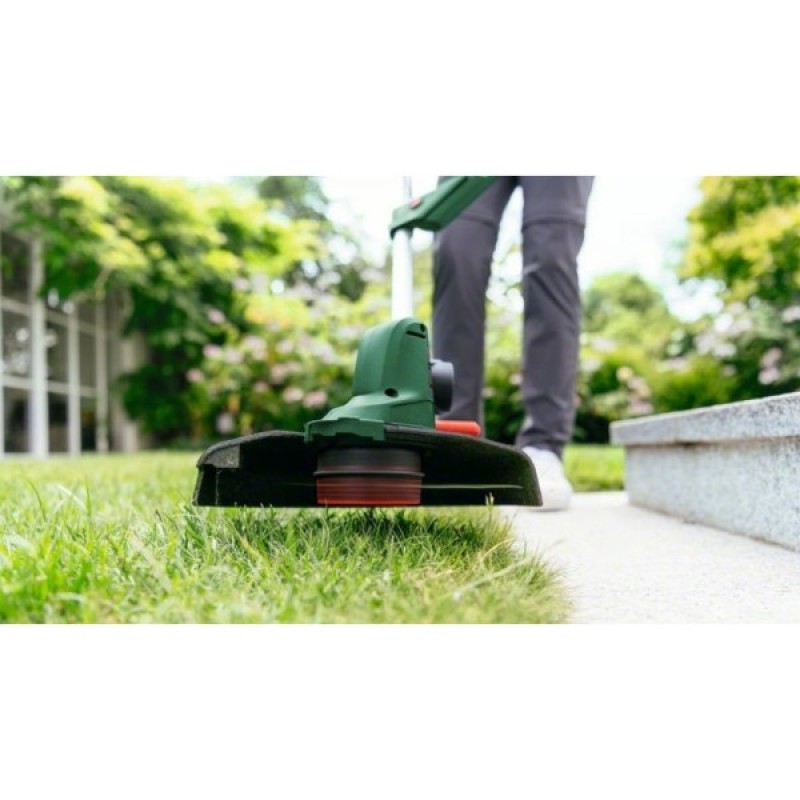 Тример садовий Bosch UniversalGrassCut 18V-260 1х2.5Ah, 26см, 2.3кг (0.600.8C1.D03)