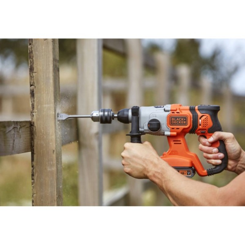 Перфоратор Black&Decker SDS-Plus,18 В, 2Ah, 1.2 Дж, 3 режими, сумка, 2.2 кг (BCD900D1S)