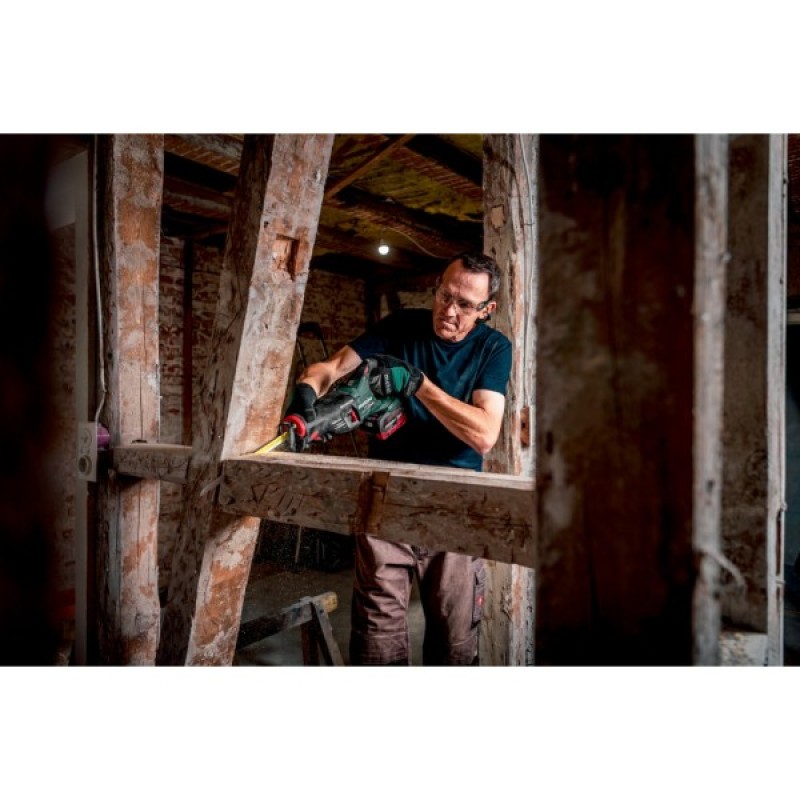 Шабельна пила Metabo SSEP 18 LT BL 18V, хід 32мм, 0-3000об/хв, 3кг (без АКБ та ЗП) (601617850)