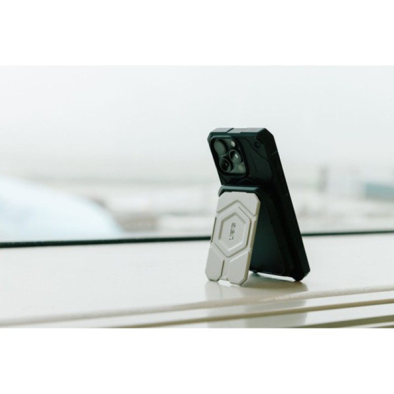 Чохол до мобільного телефона UAG Magnetic Wallet with Stand Black (964442114040)