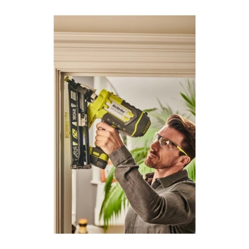 Цвяхозабивач Ryobi ONE+ R15GN18-0 18V, цвяхи 24-64мм, 3.1кг (без АКБ та ЗП) (5133005297)