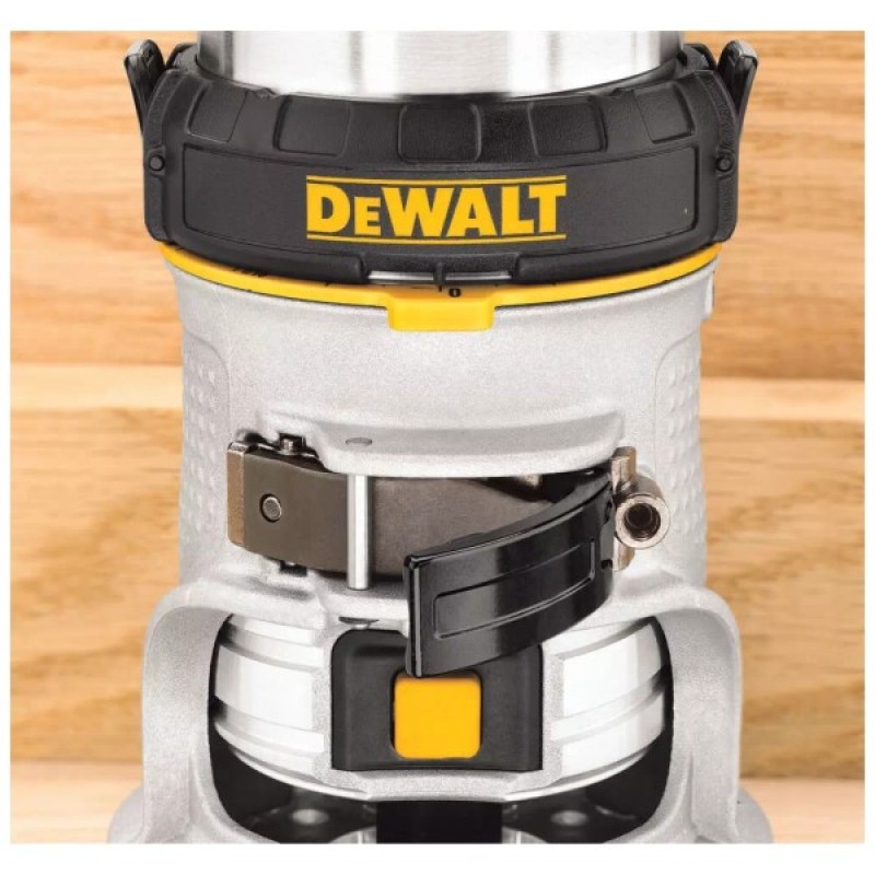 Фрезер DeWALT 900 Вт, 16000 - 27000 об/хв, цанга 8 мм, 4.4 кг (D26200)