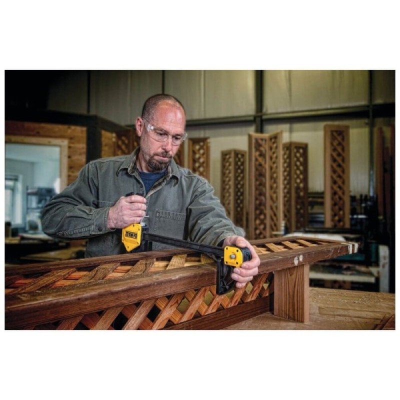 Струбцина DeWALT "XL" тригерна (швидкозатискна), 600 мм, тиск 270 кг. (DWHT0-83186)